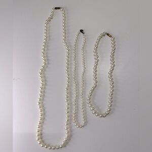 Vintage Pearl Necklaces